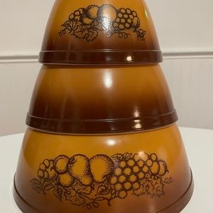 Vintage Pyrex Mixing Bowls